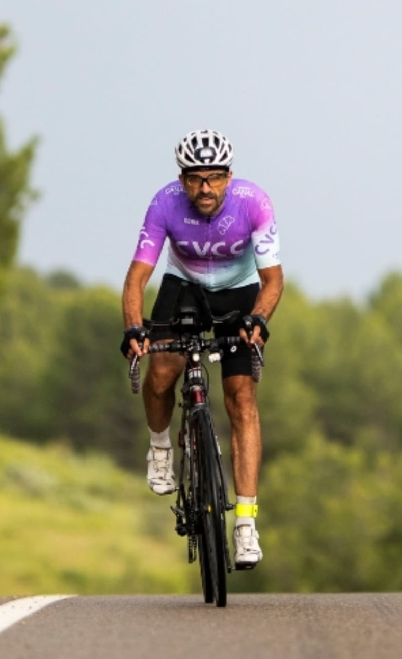 Juanfran Garamendi riding a road bike